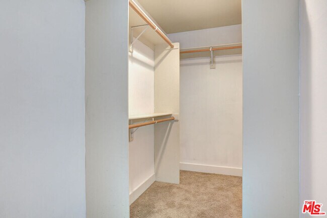 Building Photo - 11851 Laurelwood Dr