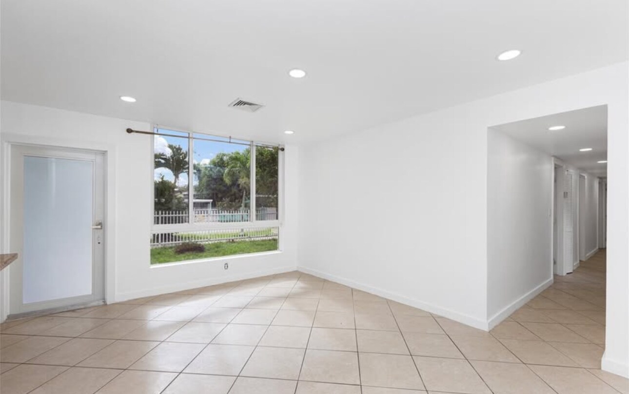 Building Photo - 251 NW 110th St