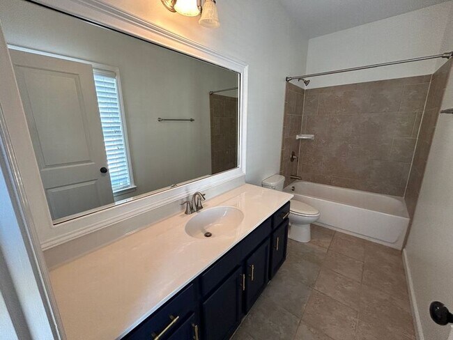 Building Photo - 951 Opelousas Way