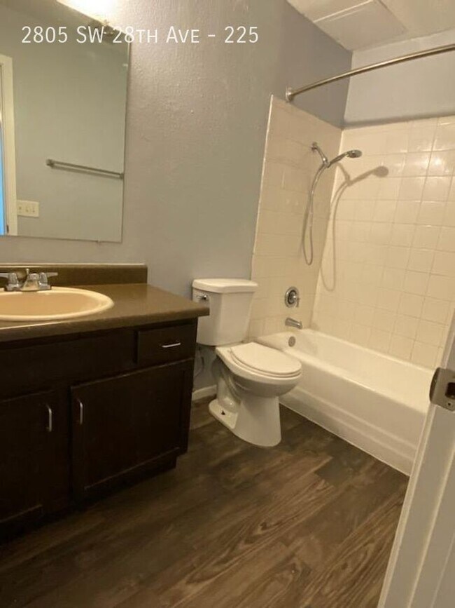 Building Photo - 2805 SW 28th Ave