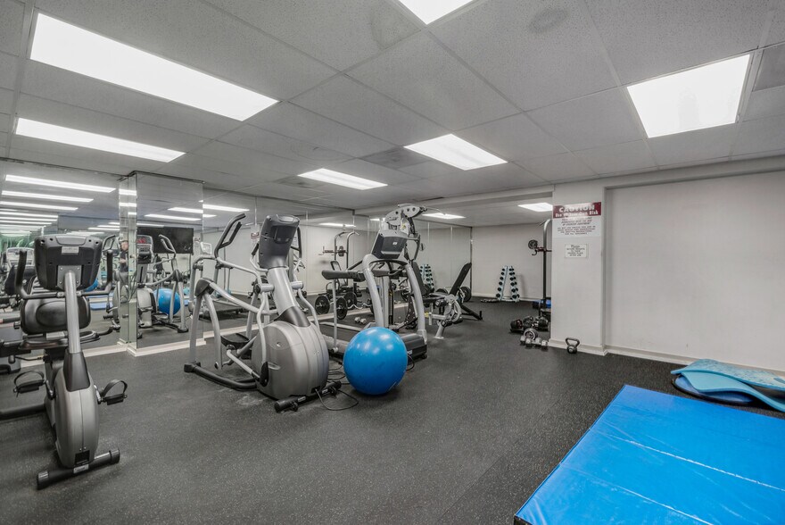 Building Photo - 801 Ocean Ave