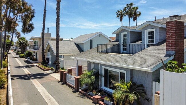 Building Photo - AVAILABLE NOW!!  WATERFRONT HOME ON MARINE...