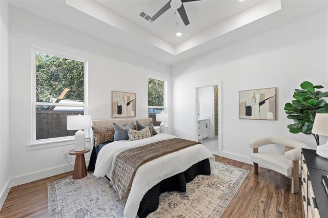 Building Photo - 700 Park Dr