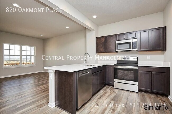 Building Photo - 820 Oakmont Pl