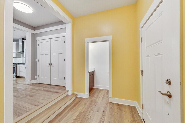 Building Photo - 8101 Floral Ave