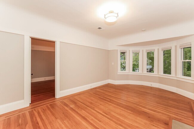 Building Photo - 1920 North Berkeley Bungalow Available!