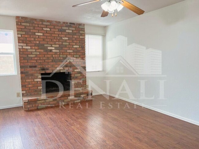 Building Photo - 647 S Bermuda Cir