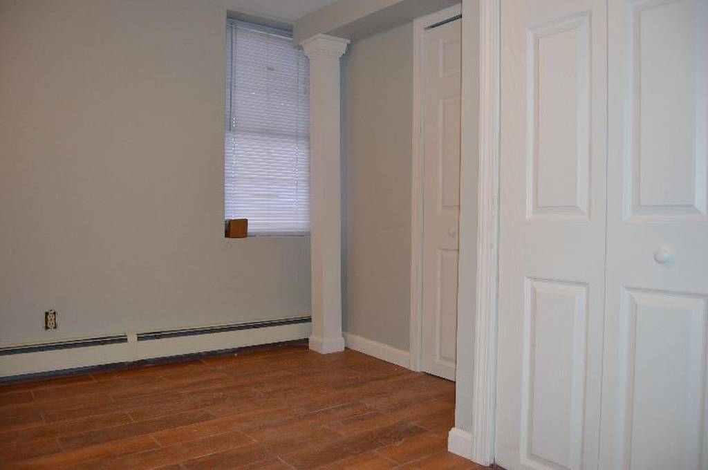 Building Photo - 126 Everett St