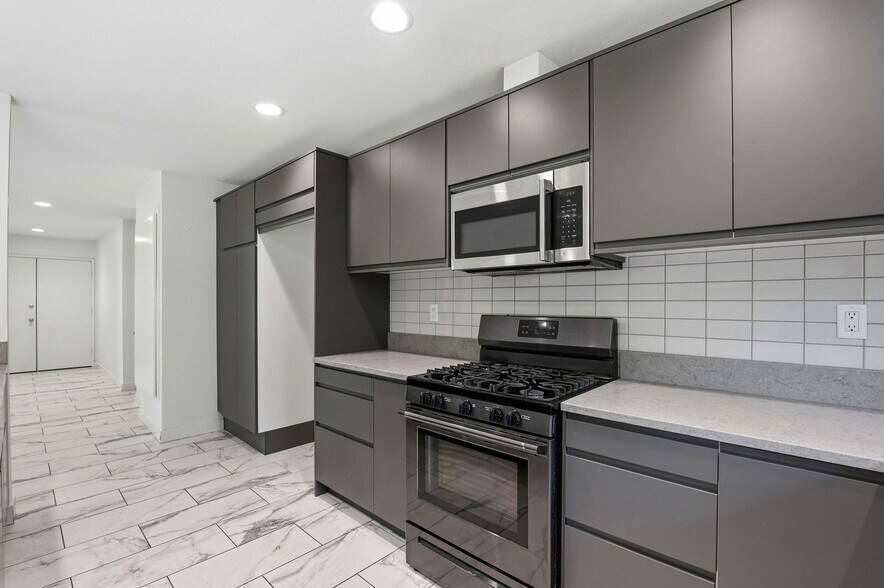 Building Photo - 30845 Catarina Dr