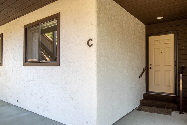 Building Photo - 110 Icicle Rd