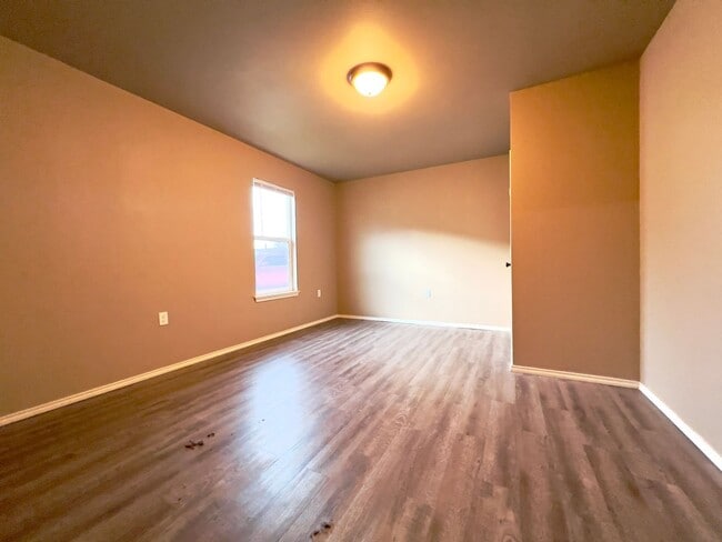 Building Photo - Charming 3-Bedroom Home with Hardwood Floors & Large Backyard – Lubbock, TX