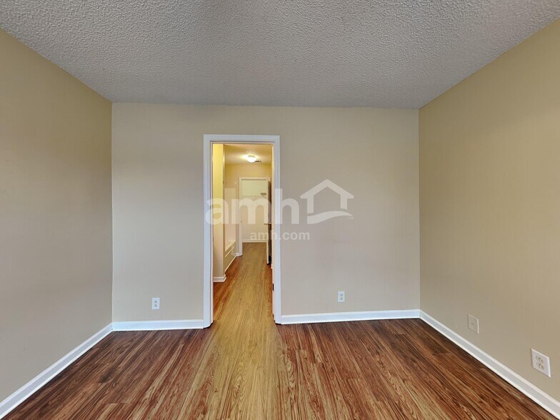 Building Photo - 2849 Elijah Dr