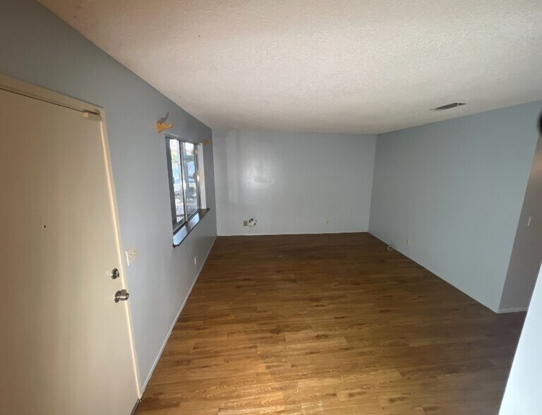 Living room - 497 San Dimas St