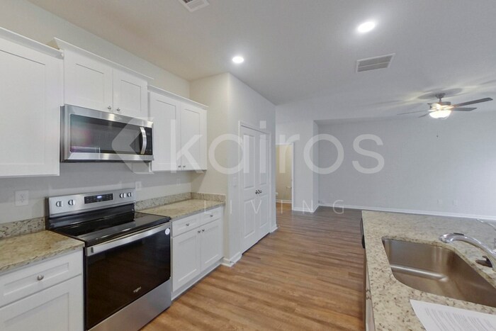 Building Photo - 3564 Bridgewood Dr