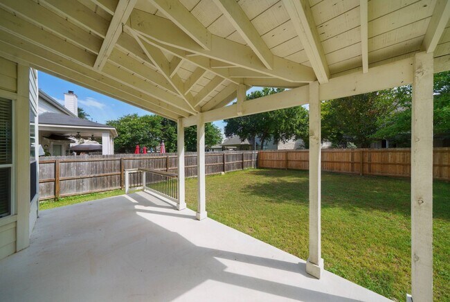 Building Photo - 4736 Green Bluff Dr