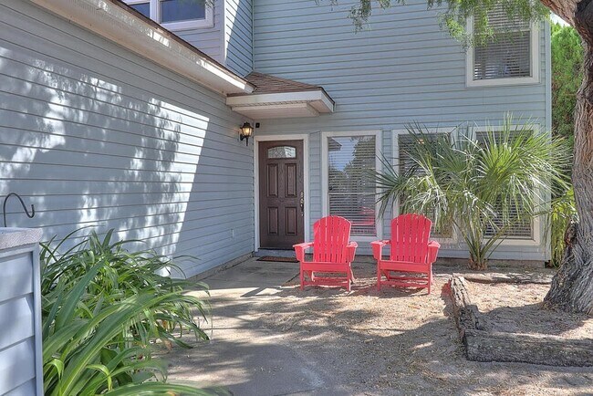 Building Photo - 13809 Suntan Ave