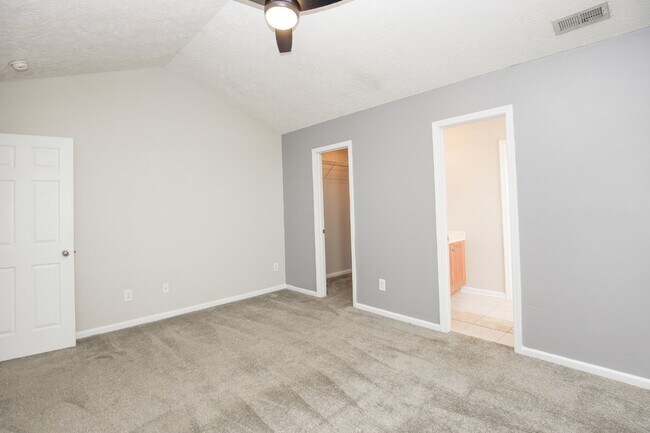 Building Photo - Charming 3 Bed, 2 Bath Rental Home in Raeford, NC - Don't Miss Out!