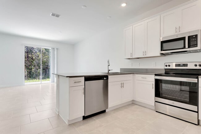 Building Photo - 7412 Stone Creek Trl