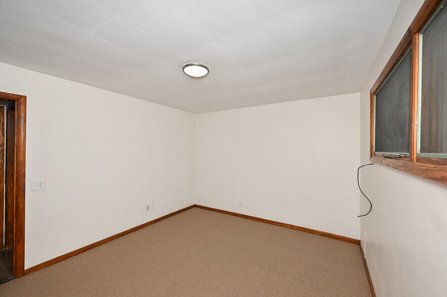 Building Photo - 3287 Delray Ave NW