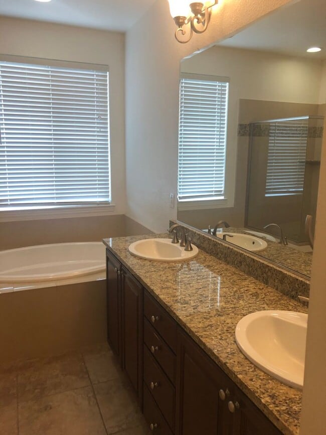 Building Photo - Beautiful 5 Bedroom, 3 Bathroom, 2800 Sqft. El Dordo Hills Home for Lease.