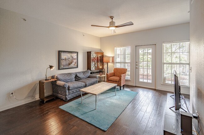 Building Photo - 6810 Deatonhill Dr
