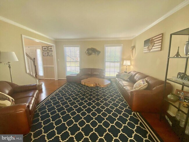 Building Photo - 64 Tavern Rd