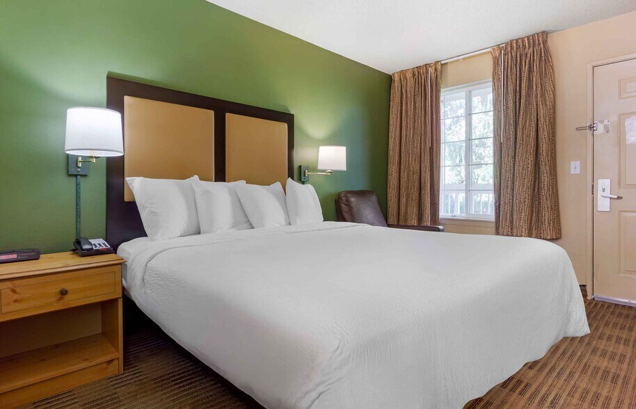 Building Photo - Furnished Studio-Washington, D.C. - Falls Church - Merrifield