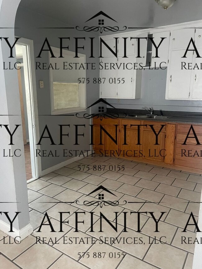 Building Photo - 3 bedroom home