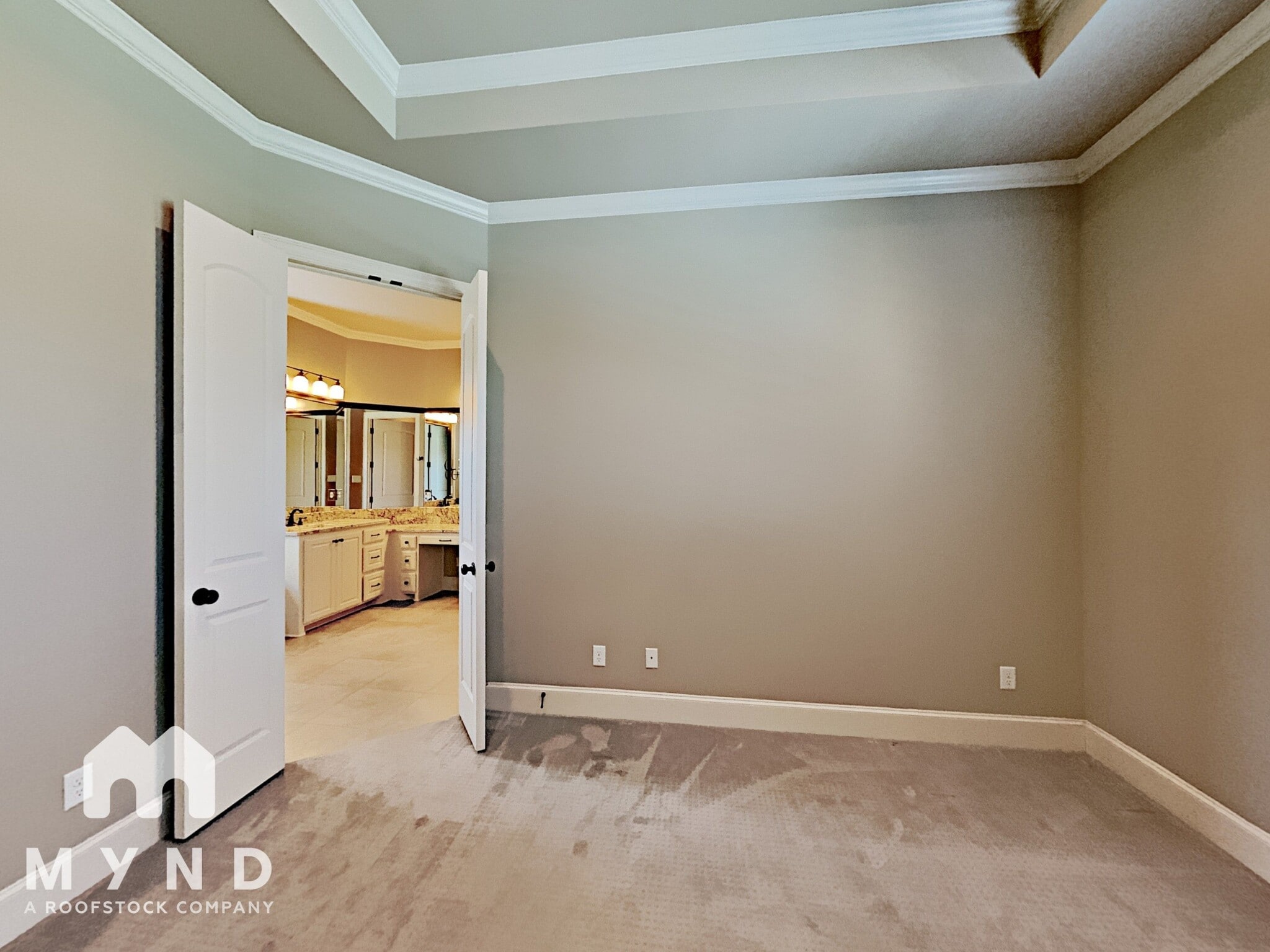 Building Photo - 10 Center Ct