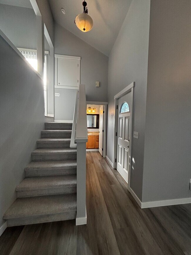 Building Photo - 2620 10th St