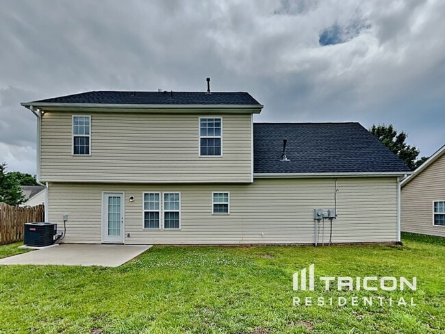 Building Photo - 106 Newport Dr