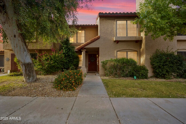 Primary Photo - 4901 E Kelton Ln