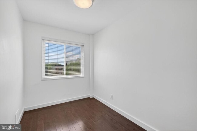 Building Photo - 2218 16th St NE