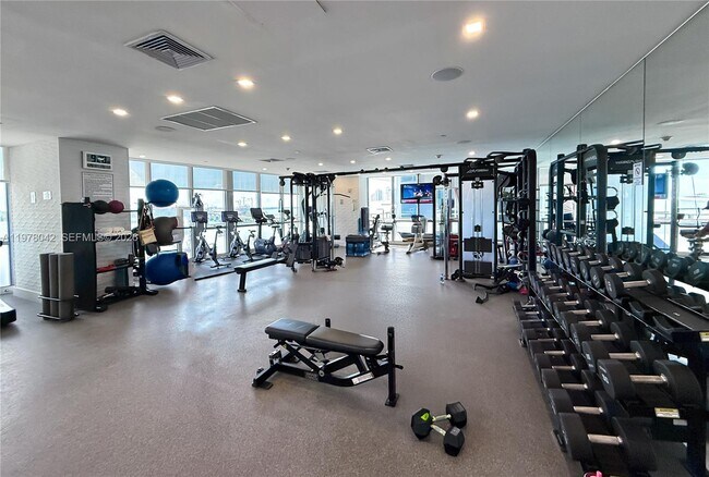 Building Photo - 1100 Biscayne Blvd