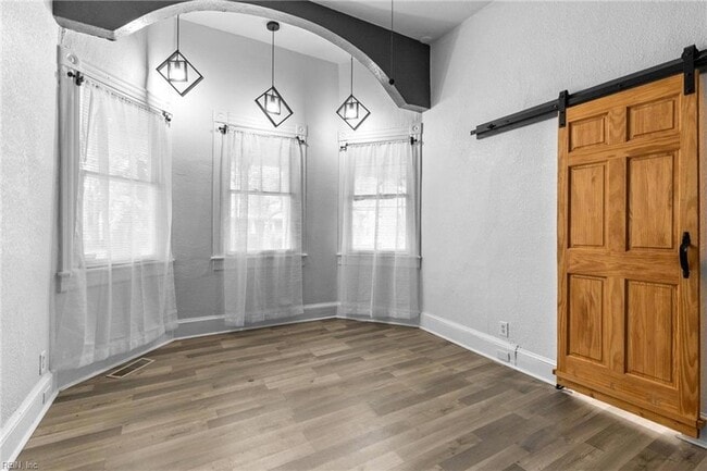 Building Photo - 430 Mt Vernon Ave