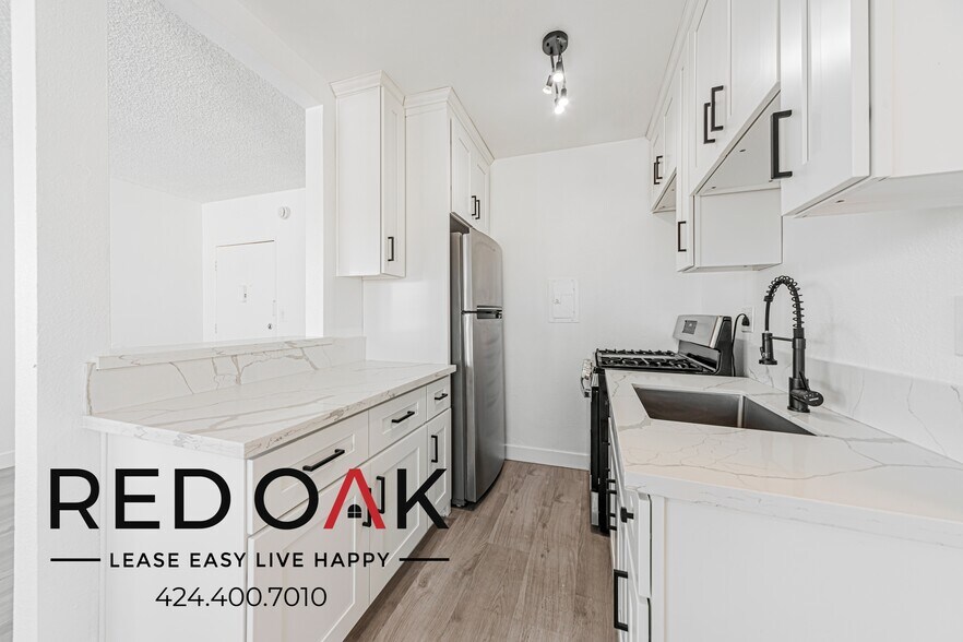 Building Photo - 5119 Fountain Ave