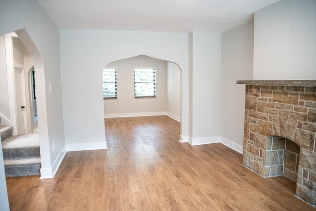 Building Photo - 151 Morrison Dr