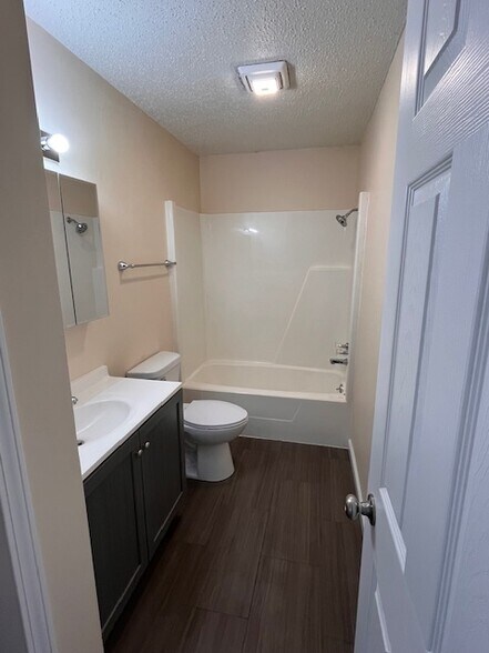 Bathroom - 1320 N Rutledge St