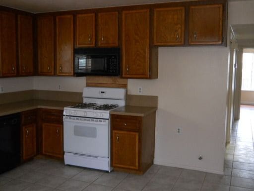 Building Photo - 12760 Sunnymeadows Dr