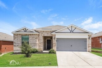 Building Photo - 2028 Hialeah Dr