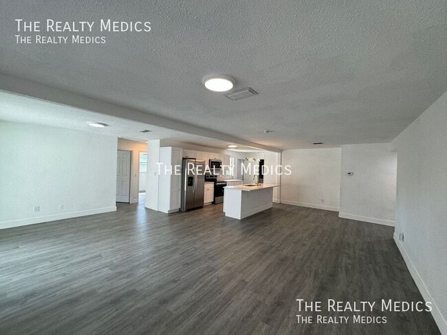 Building Photo - 1718 Palmer Ln