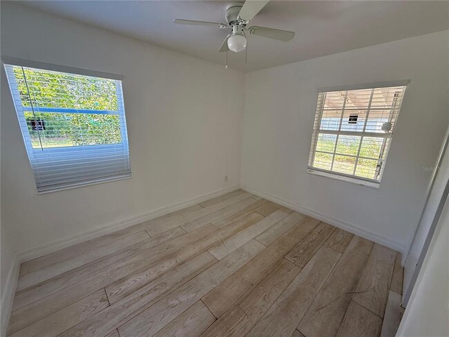 Building Photo - 328 N Observatory Dr