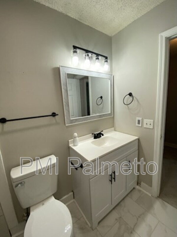 Building Photo - 3411 Brookwood Ct