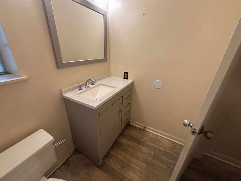 Building Photo - 929 Cypress Ave