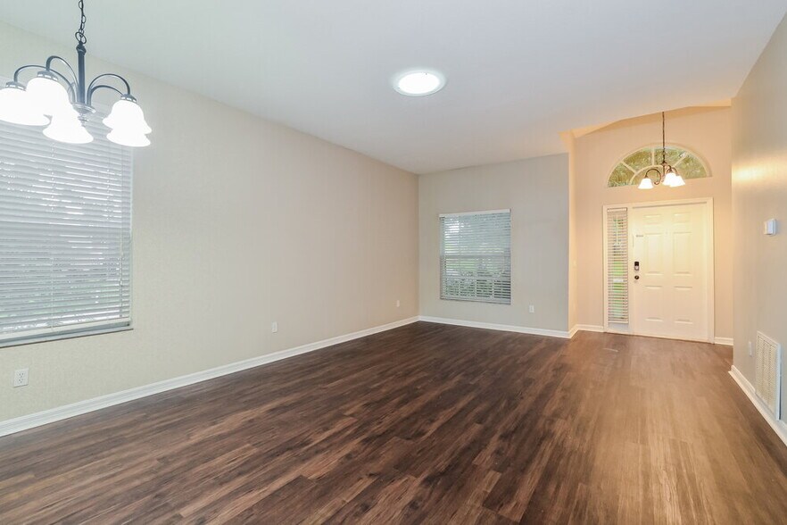 Building Photo - 1605 Golfside Village Ct