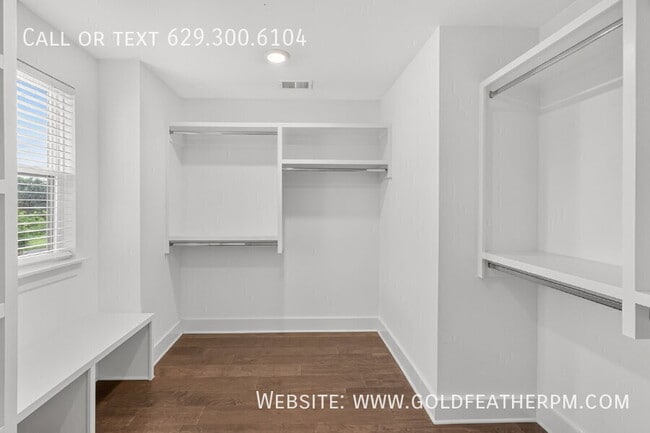 Building Photo - 253A Riverside Dr
