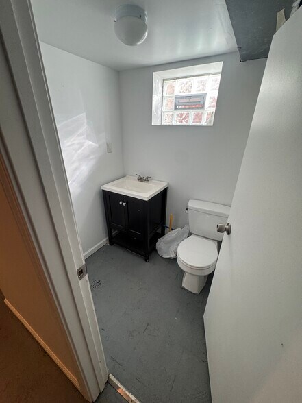 Building Photo - 827 Longfellow Ave