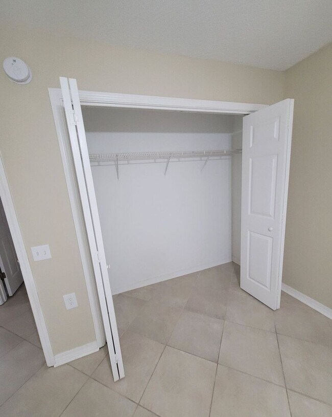 Building Photo - 2468 Spyglass Cir