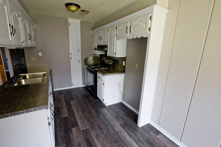 Primary Photo - 4025 Sheridan Rd