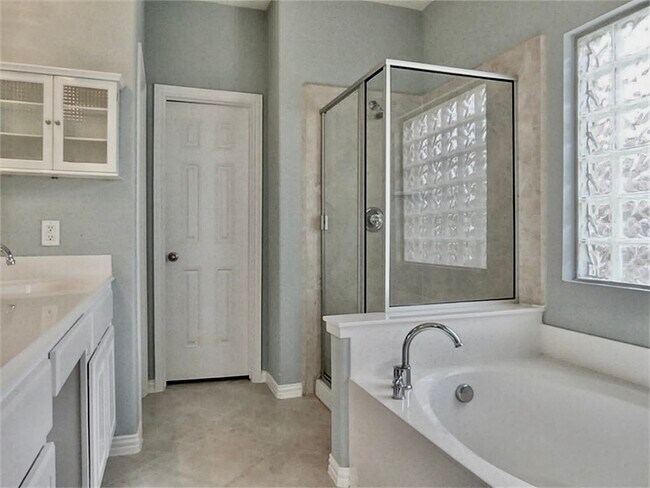 Building Photo - 5527 Custard Apple Trail